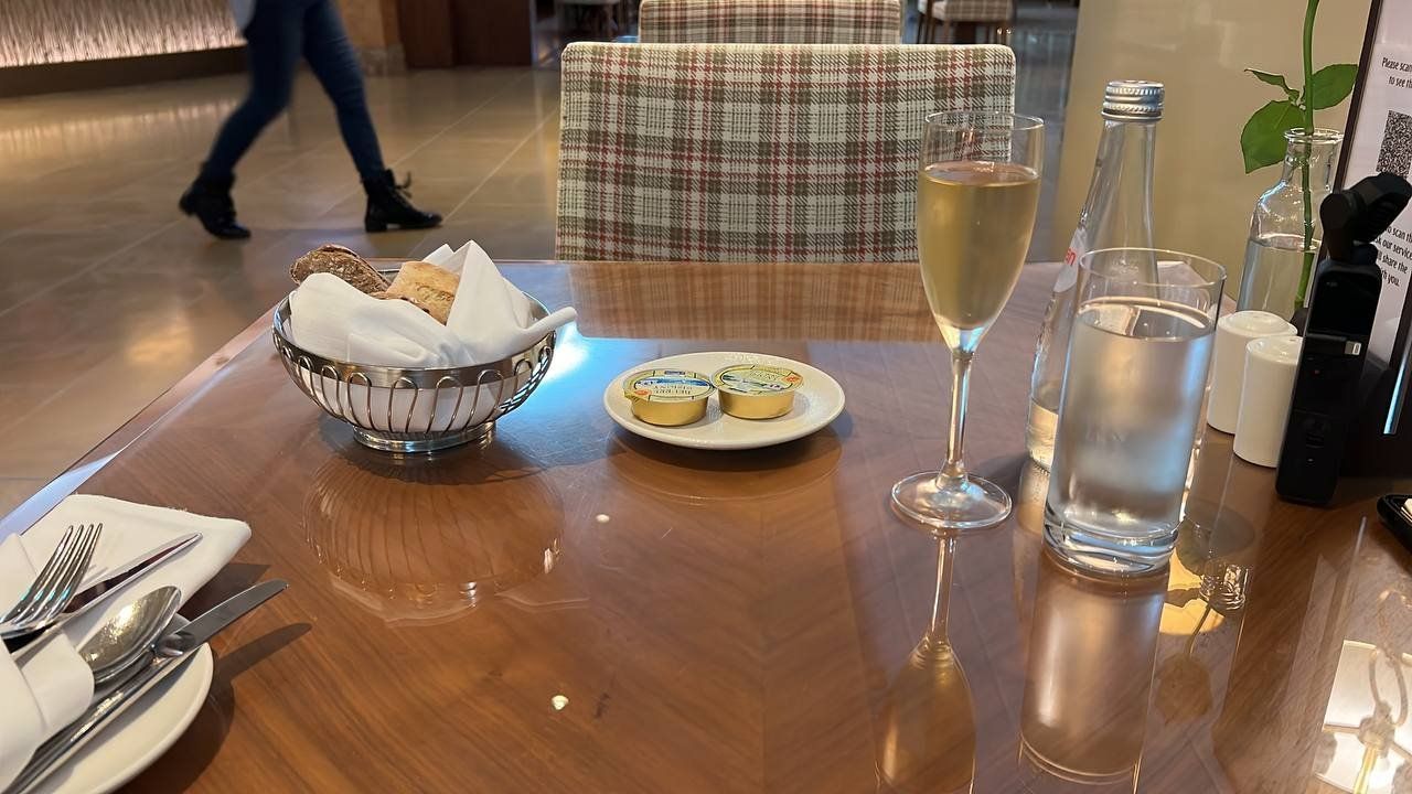 Emirates First Class Lounge Dubai